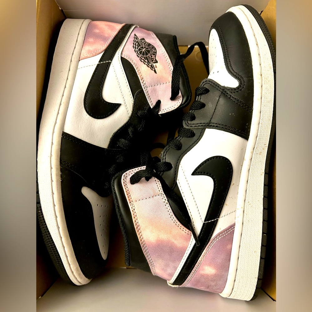 Nike Jordan Mid 1 SE
